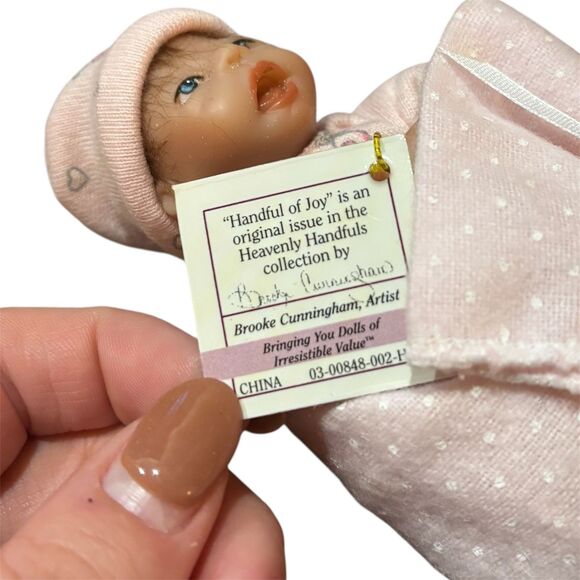 The Ashton-Drake Galleries Handful of Joy Mini Vinyl Baby Doll - Picture 5 of 9